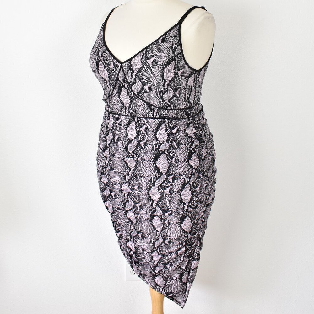 Torrid Mauve Pink Snakeskin Print Studio Knit Ruched Bodycon Dress NEW - 2 - Picture 4 of 10